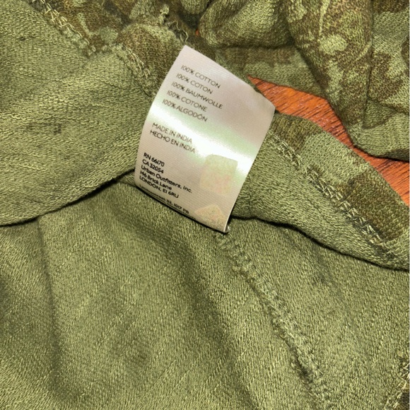 Pilcro Anthropologie Green Floral Puff Sleeve Top Women’s Camo Button-up Blouse - Picture 8 of 11